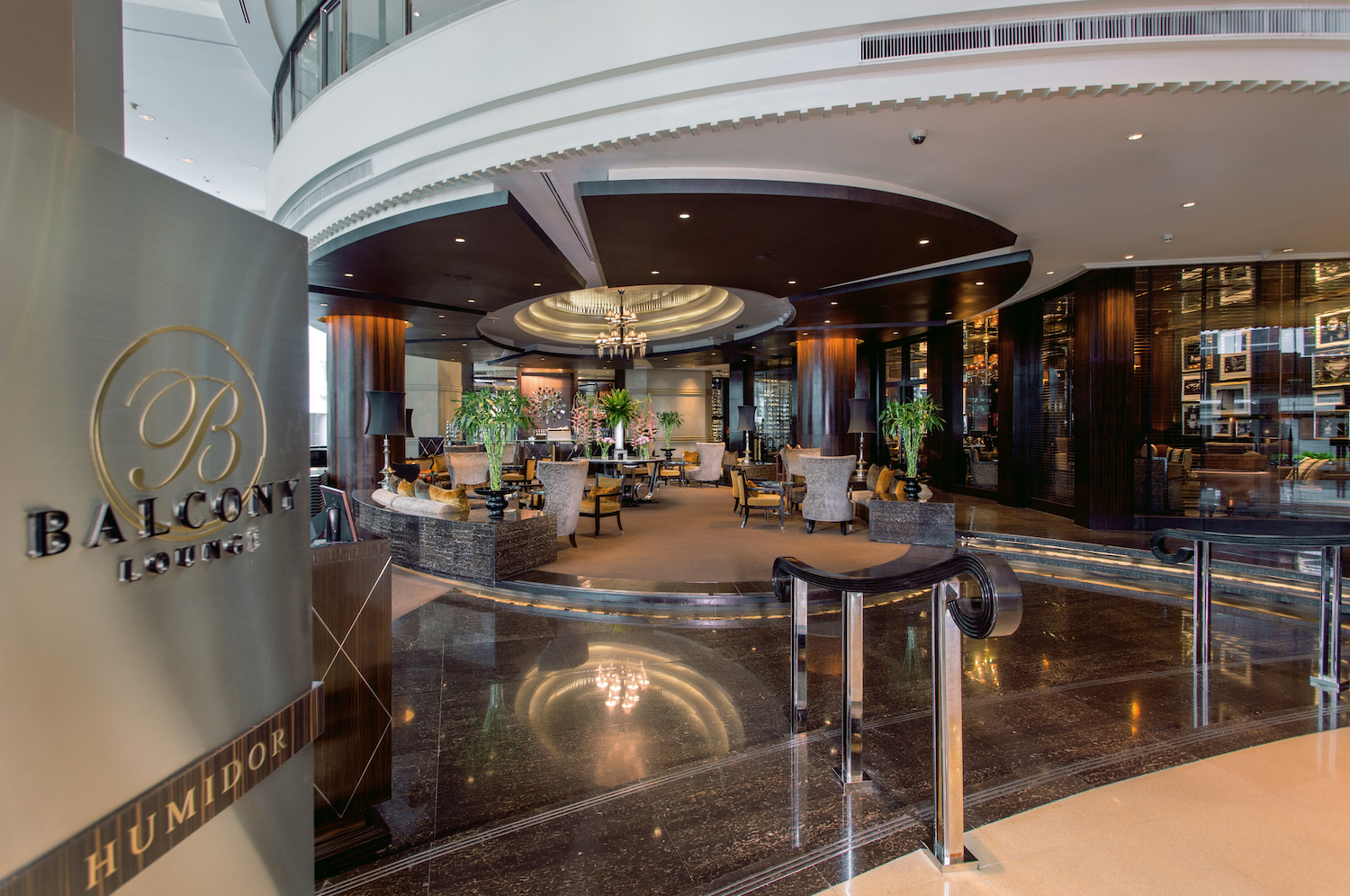 インターコンチネンタル・バンコク・ロビー階「バルコニーラウンジ」へお越しください